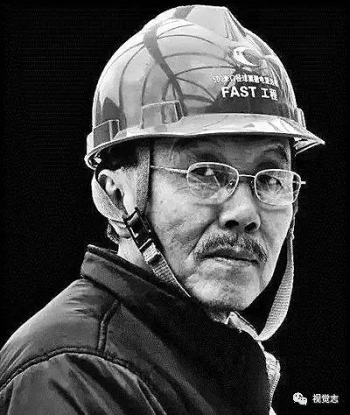 他，昔日青岛码头工人，缔造全球最会赚钱海运公司！