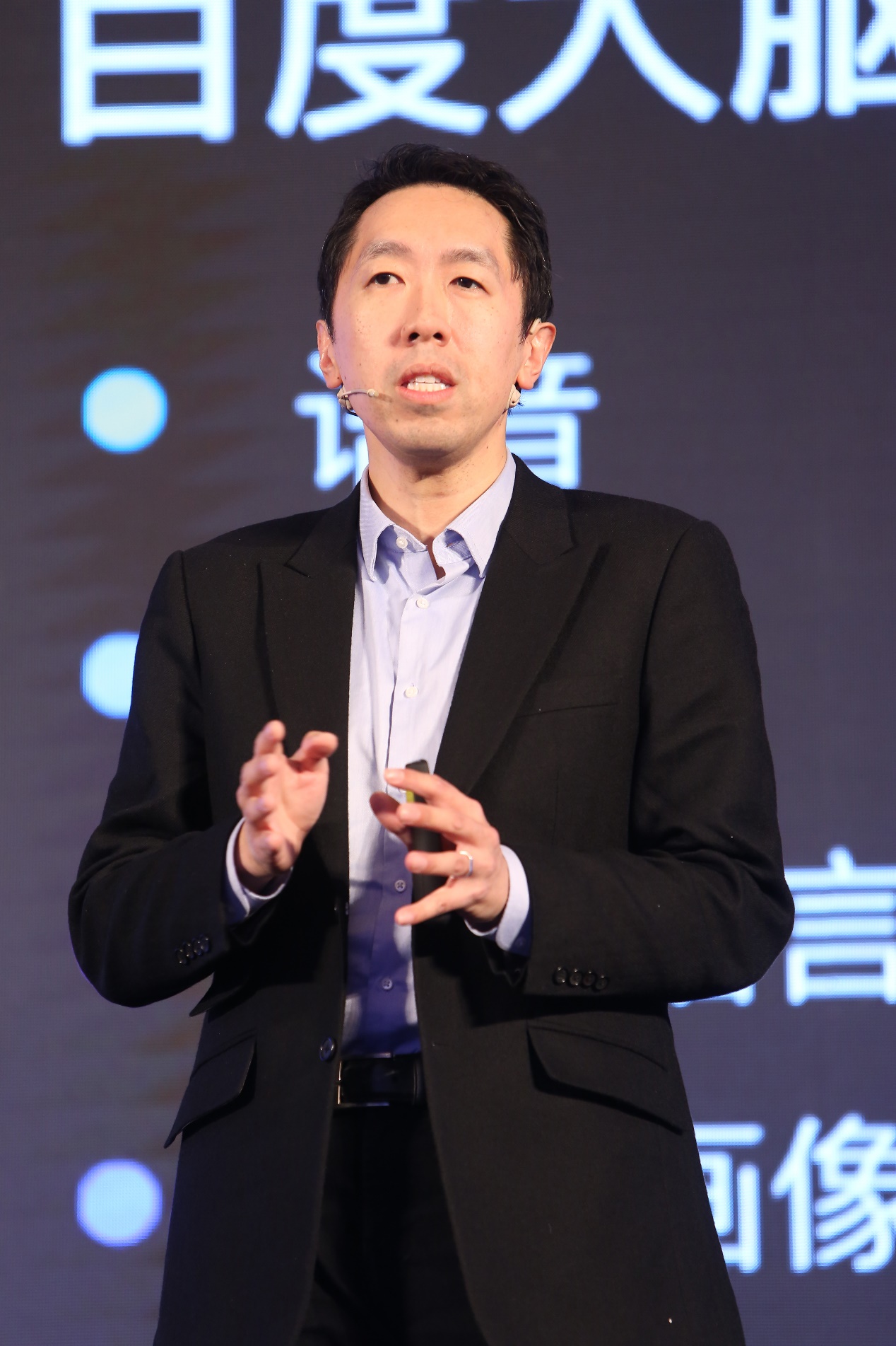 李彦宏最新内部发声，“2024年我们熬过去，就能够化茧成蝶”！