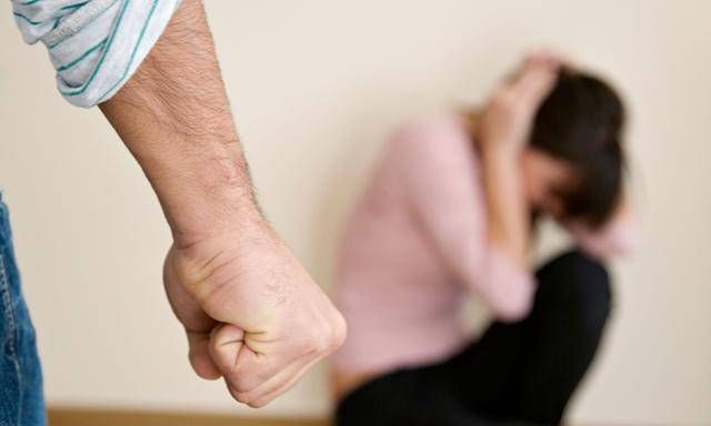 跑50公里都还不了充电宝！女子情绪崩溃，一气之下把它砸了