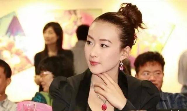 年仅24岁！A股第二年轻女总裁诞生，身家上亿！26岁哥哥是董事长