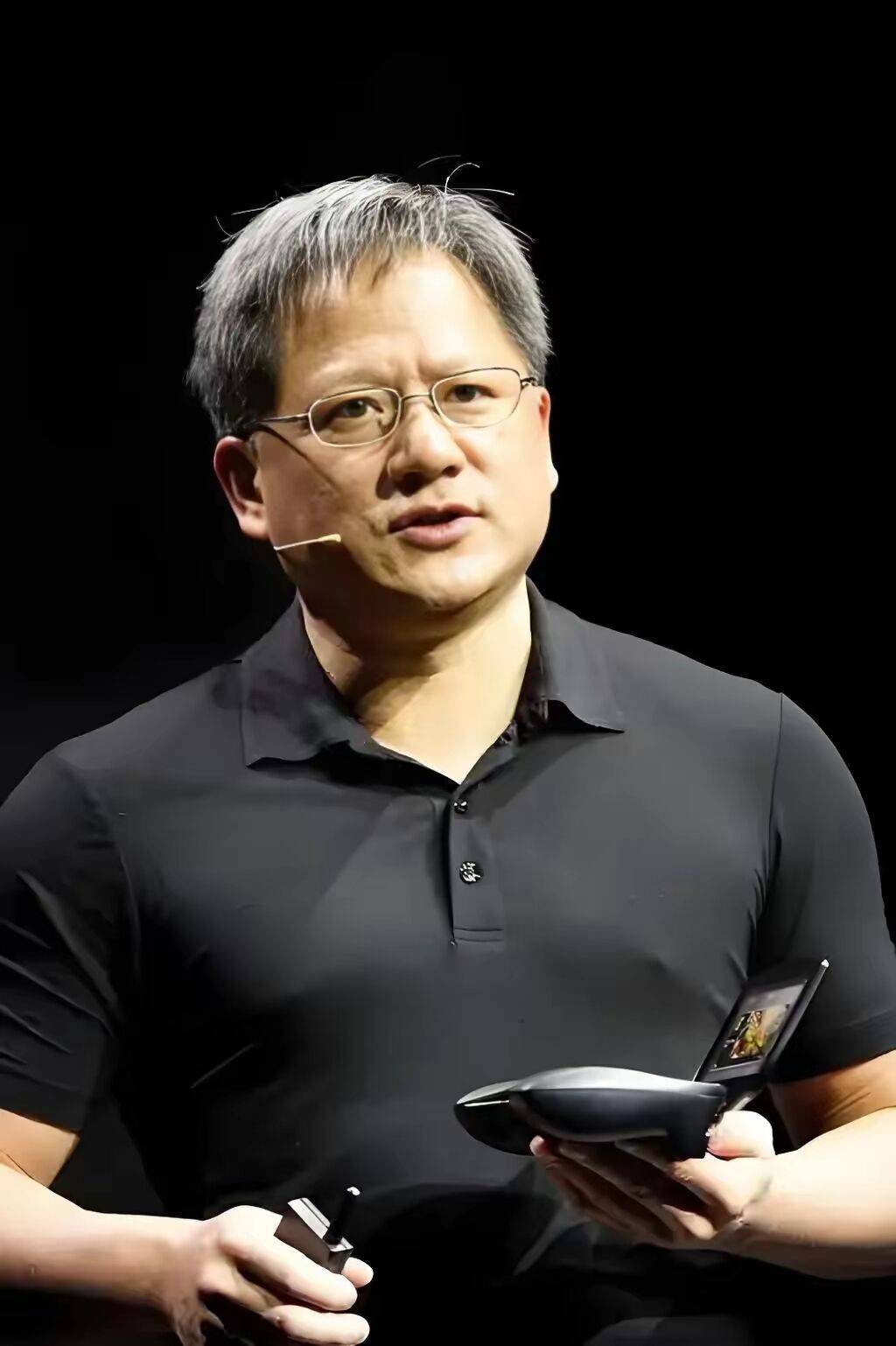 神州鲲泰问学一体机DeepSeek版发布