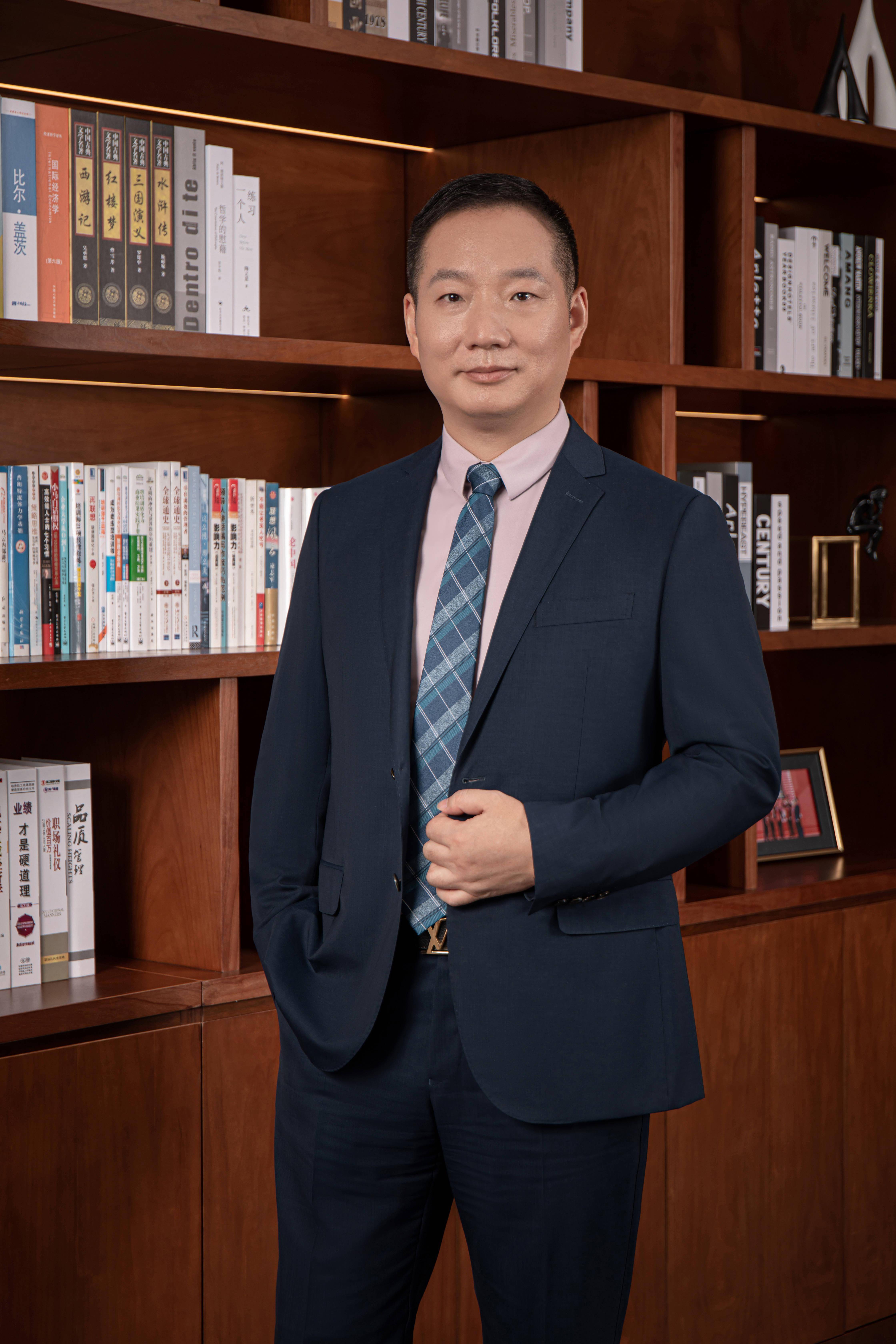 全国人大代表、隆基绿能董事长钟宝申：加快绿氢、绿醇发展 助力深度脱碳
