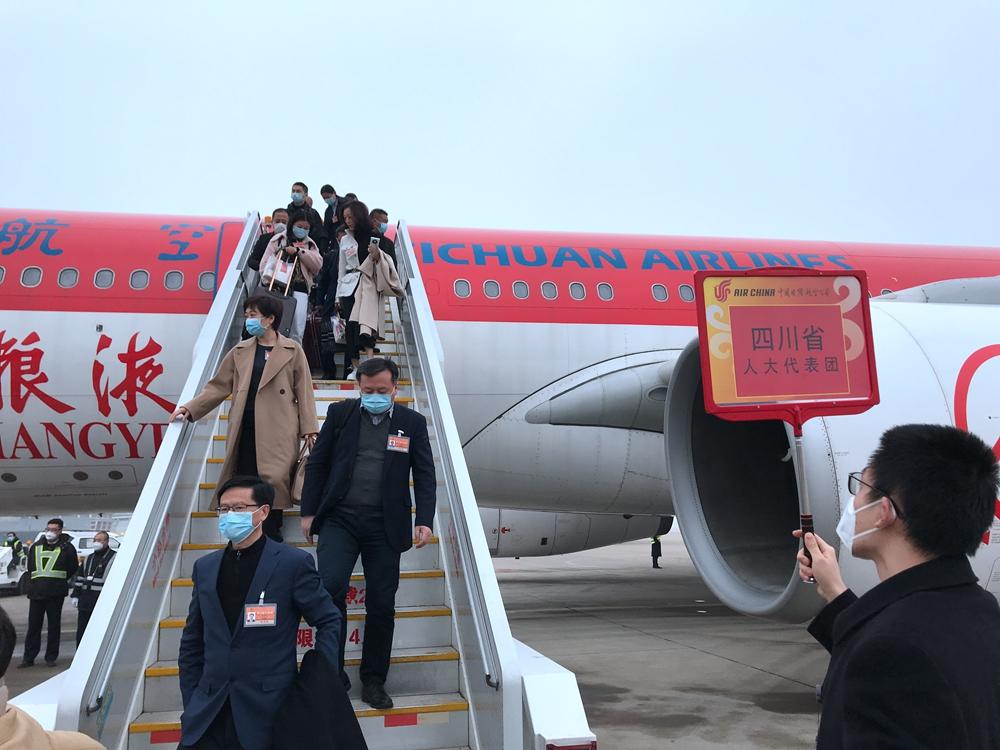 全国政协委员、观澜湖集团主席朱鼎健：建议深港联动推动低空经济发展