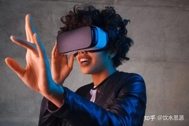 2025年虚拟现实市场：29999元天价头显VS千元白菜价设备，消费级VR的定价生死局_人保服务 ,拥有“如意行”驾乘险，出行更顺畅！