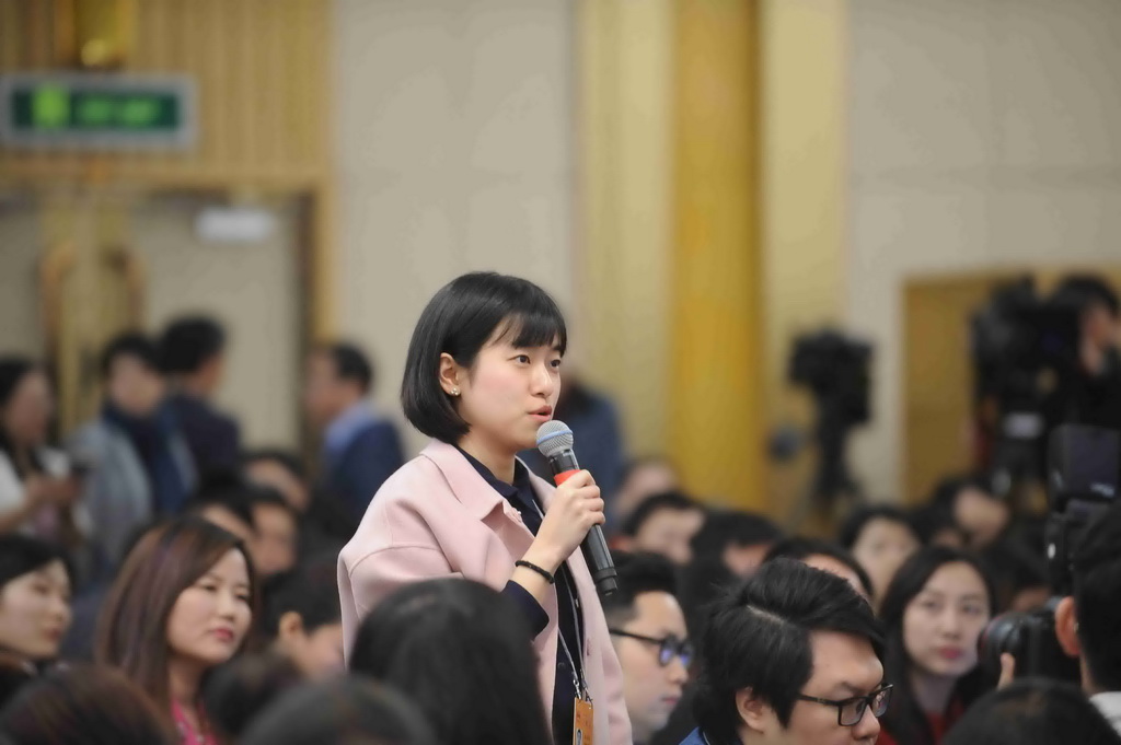 国家外汇管理局局长朱鹤新会见巴西财政部国际事务副部长罗熙丹