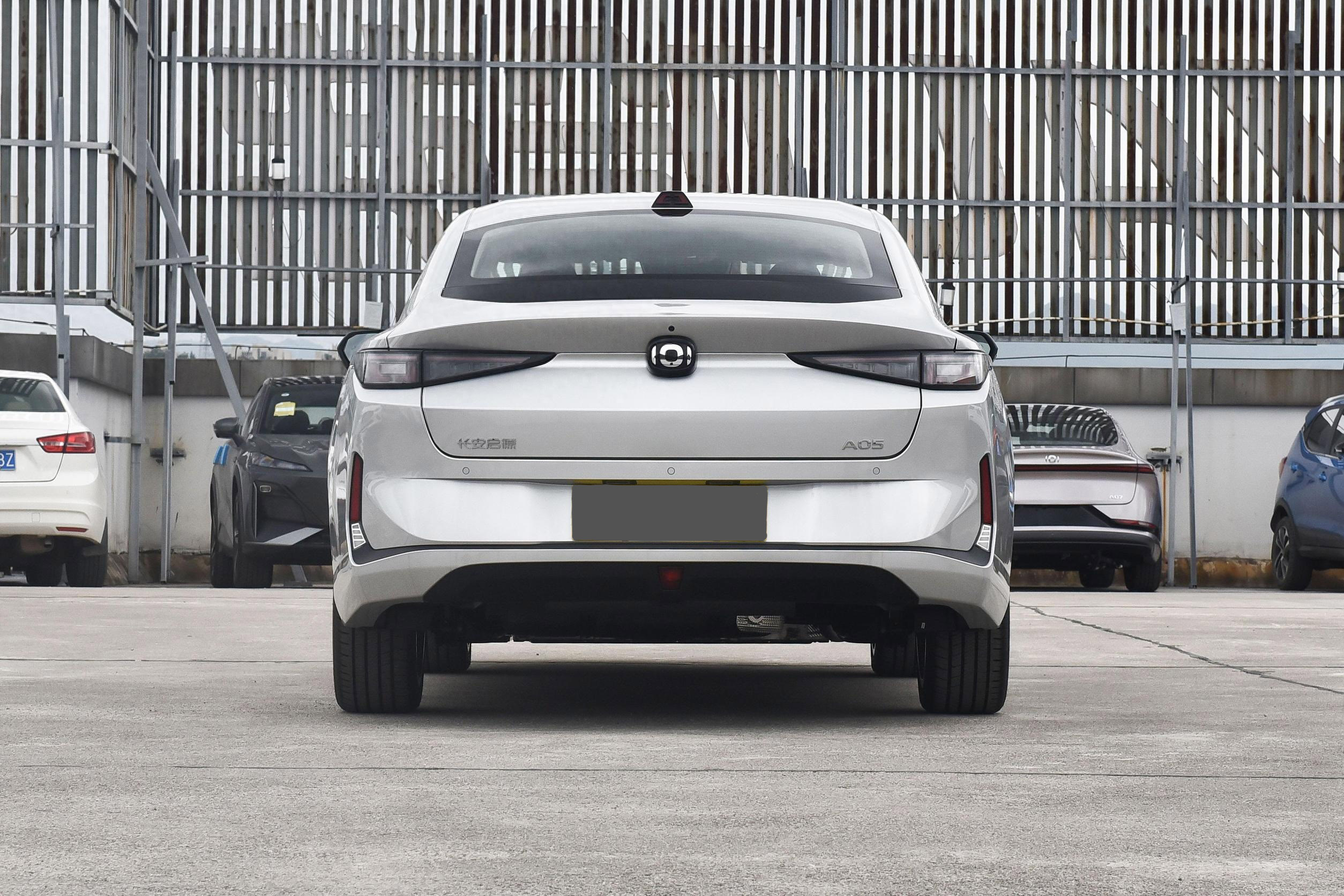 长安汽车获得外观设计专利授权：“后背门”