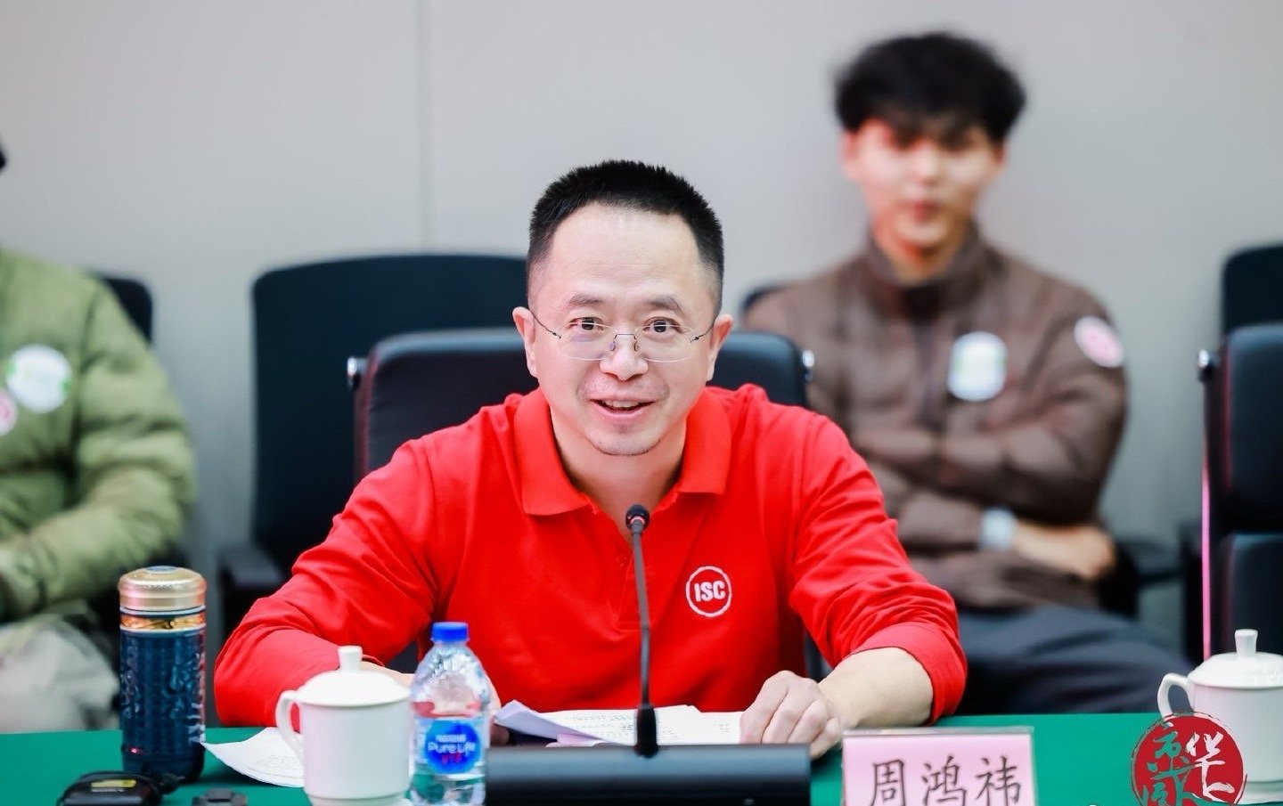 周鸿祎达沃斯谈人工智能向智能体进化：重塑产业格局与人类协作新范式