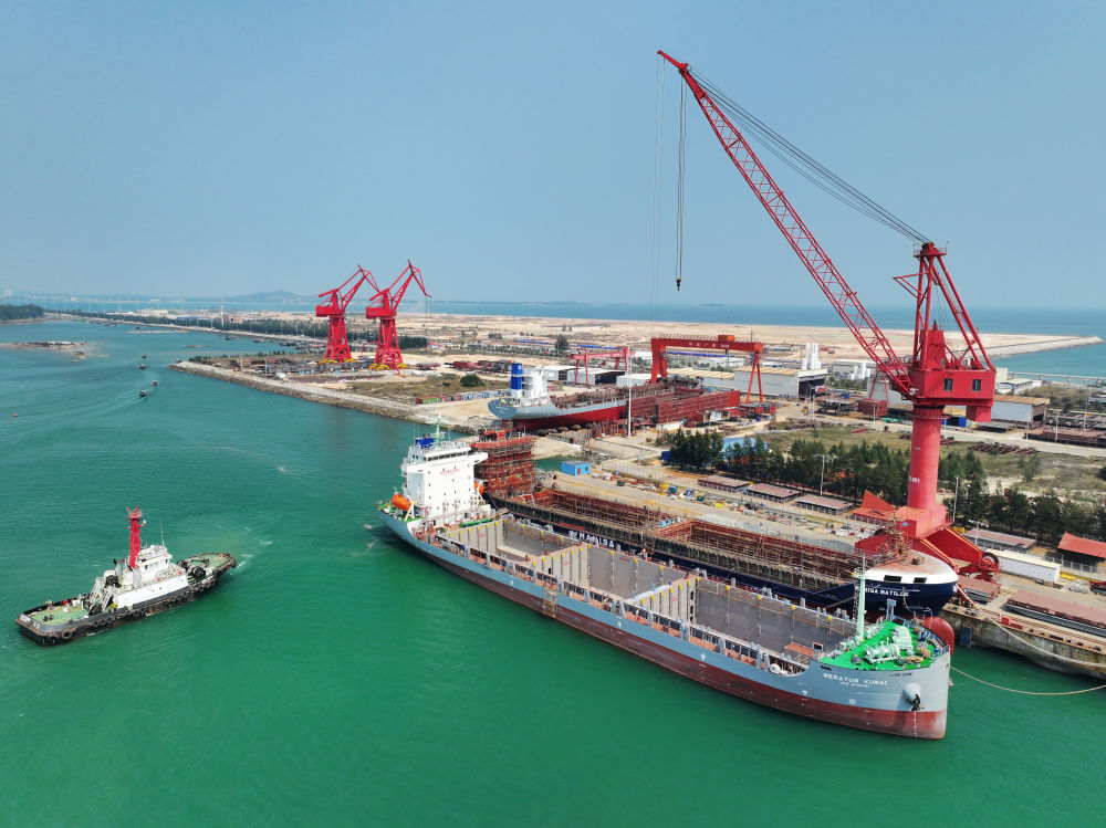 恒力重工成功签订多艘大型船舶建造合同 涵盖多个高端船型