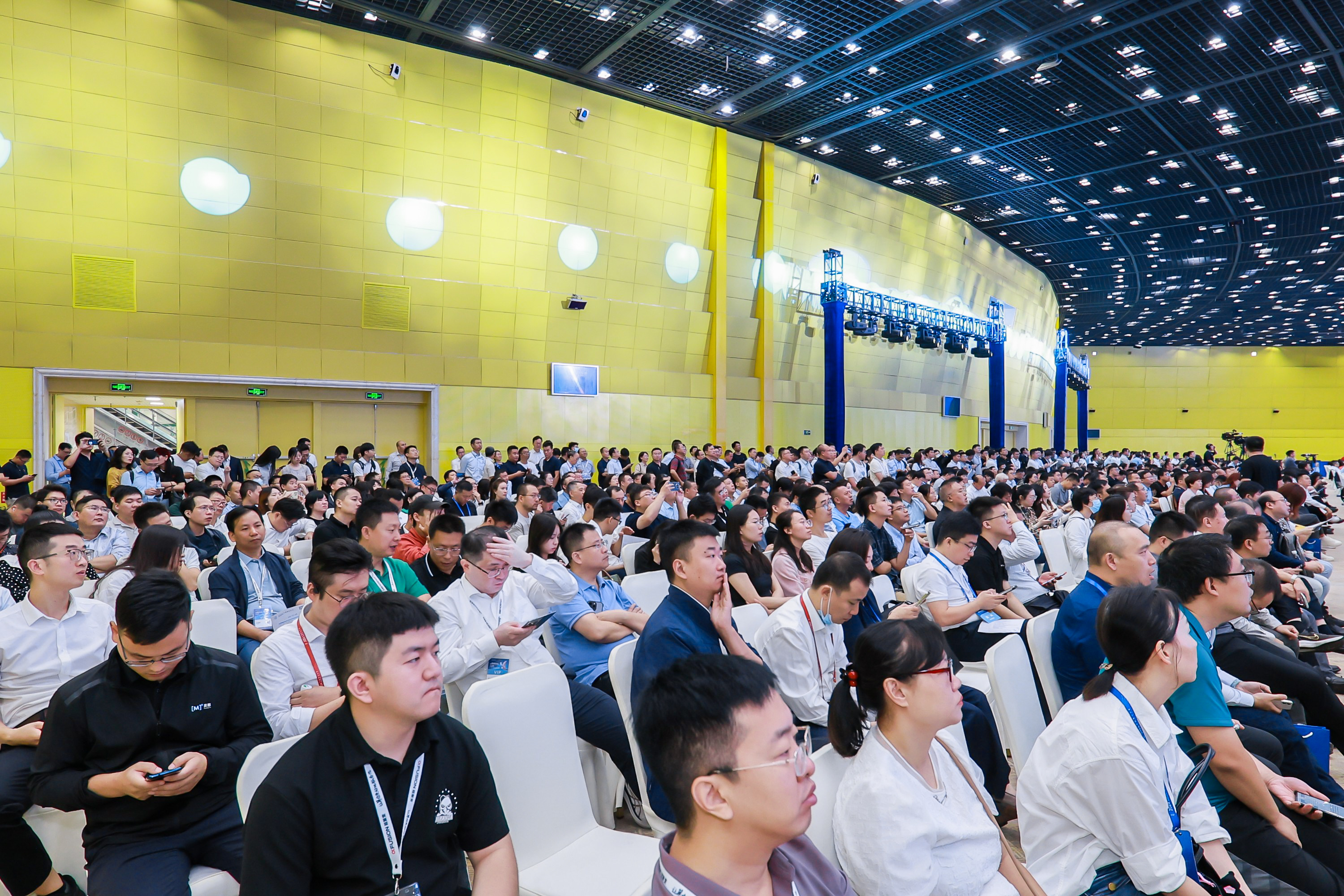 中国算力基础设施行业市场发展现状及未来趋势预测_人保车险,人保财险政银保 