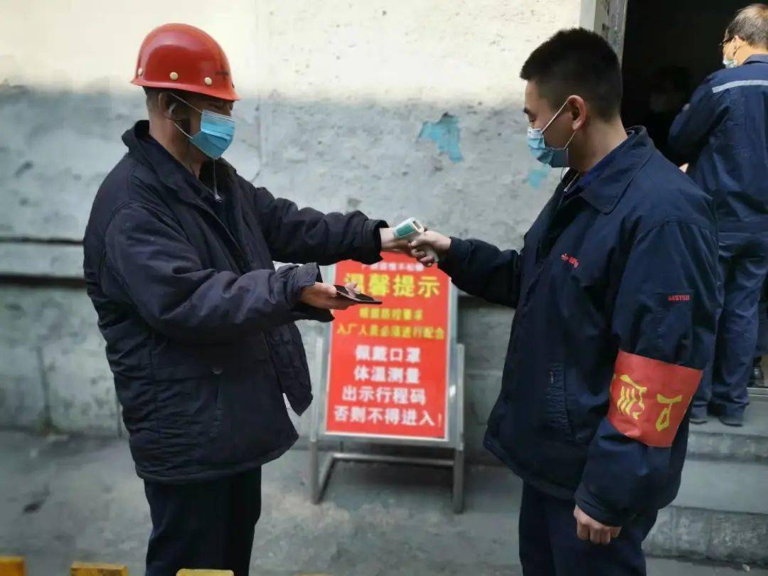 昆明通报129名游客滞留服务区:游客已安全返回酒店,将对涉事旅行社严肃处理