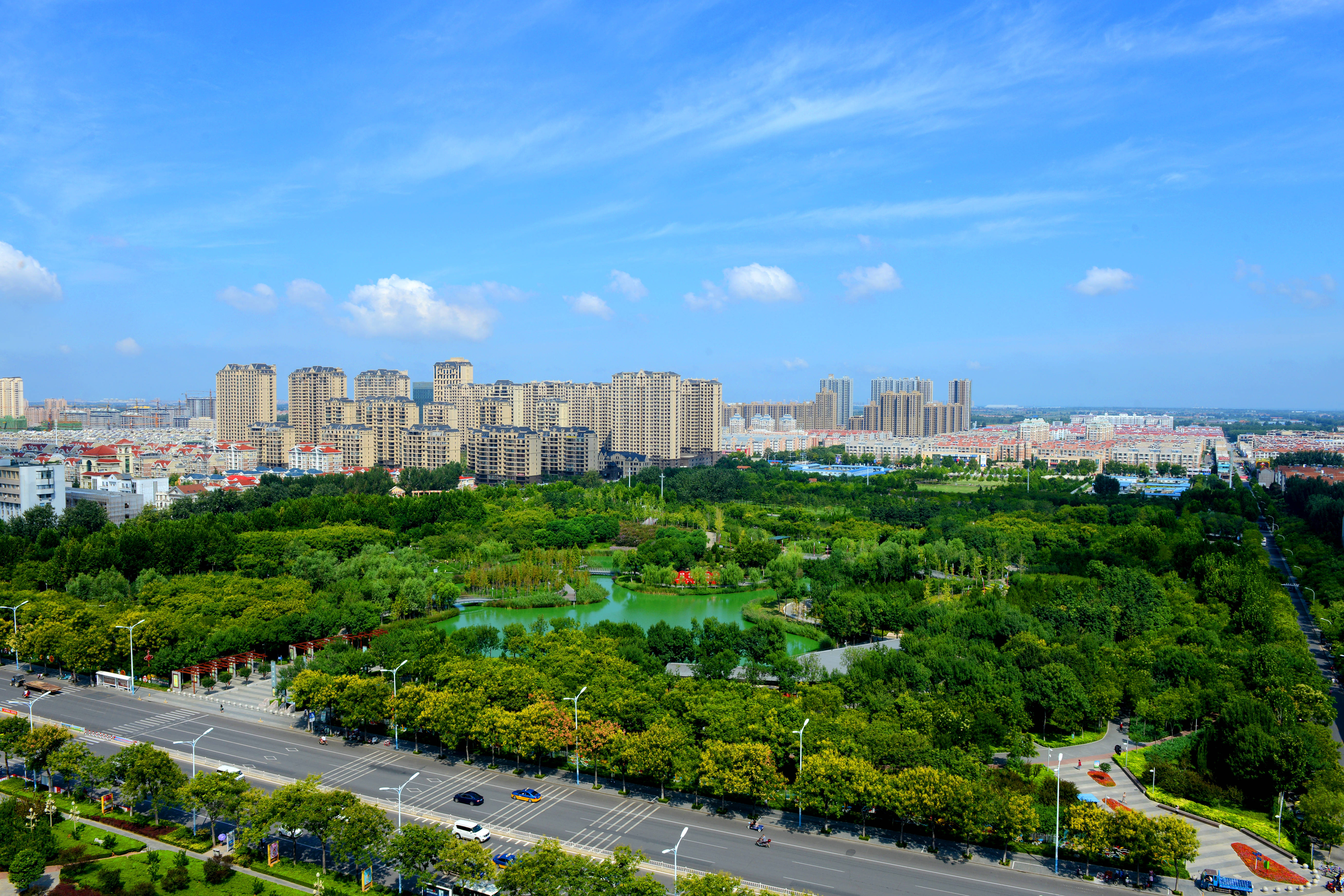 小泳装撬动大市场 东北海滨小城的全球生意经