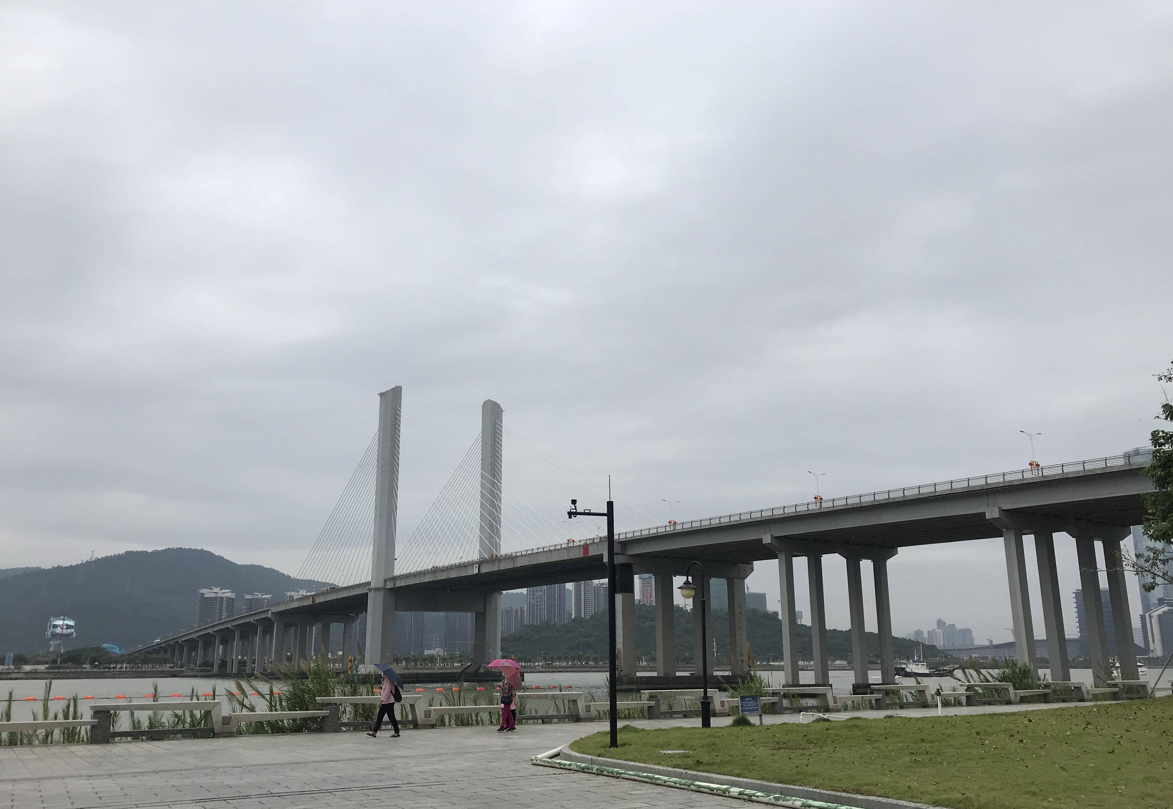 小泳装撬动大市场 东北海滨小城的全球生意经