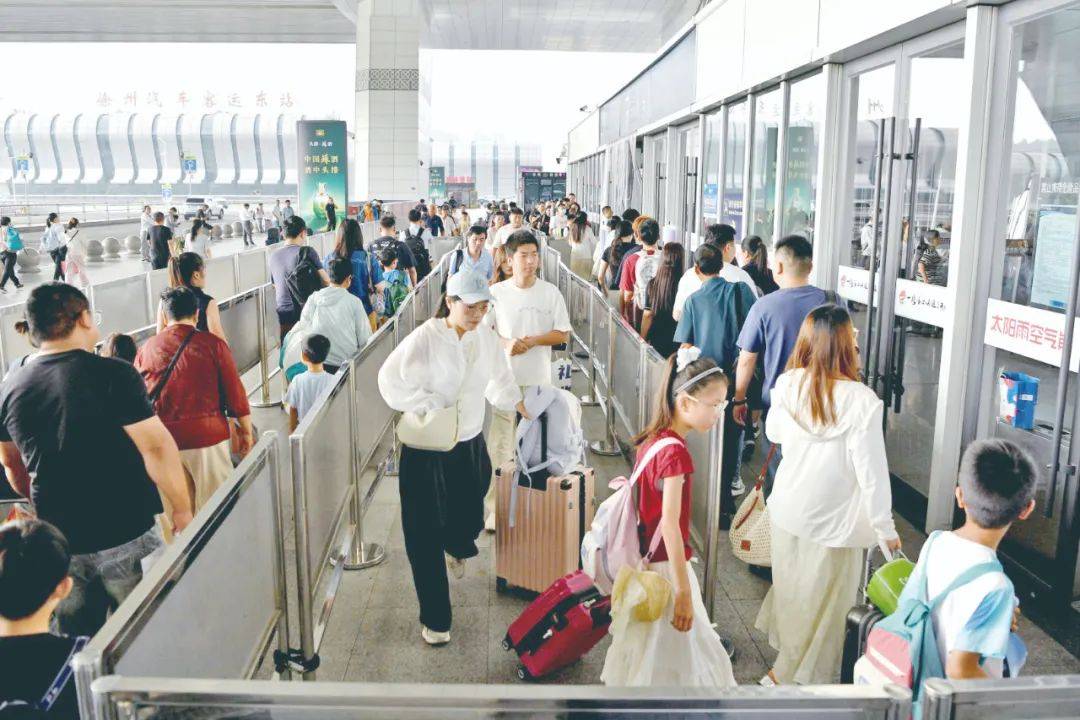 云南铁路暑运发送旅客量创历史新高