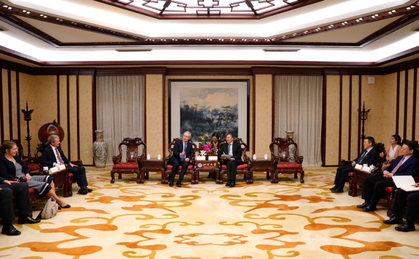 中国人民银行与阿塞拜疆共和国中央银行签署合作备忘录