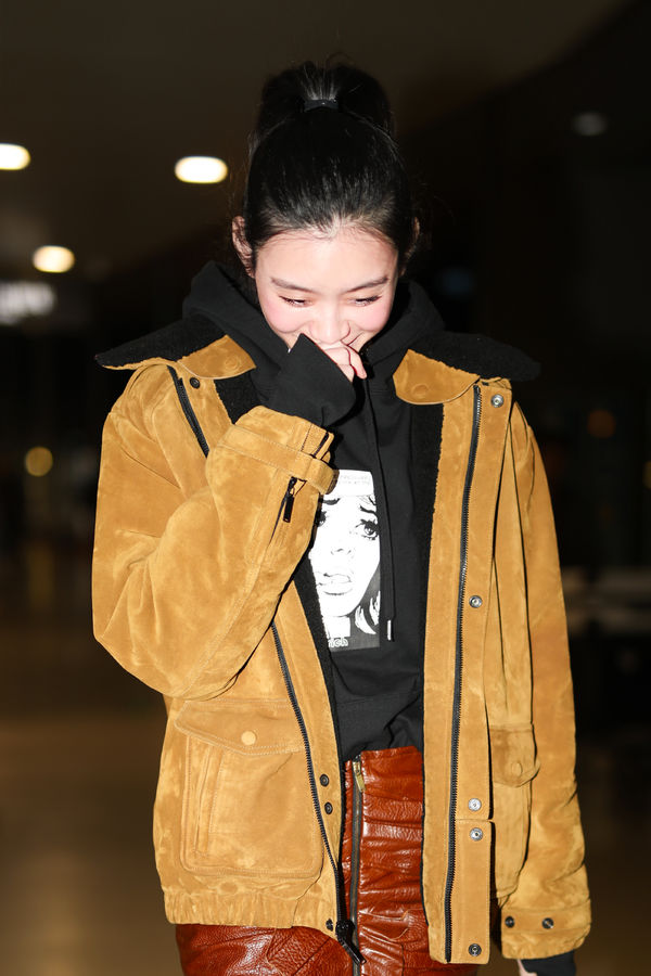 创始人直播团舞吸睛难掩公司业绩冷，美邦服饰上半年收入“腰斩”