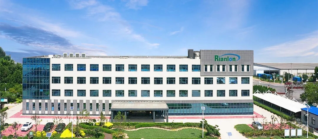 华龙证券给予利安隆增持评级：抗老化助剂营收稳增、润滑油添加剂毛利上行