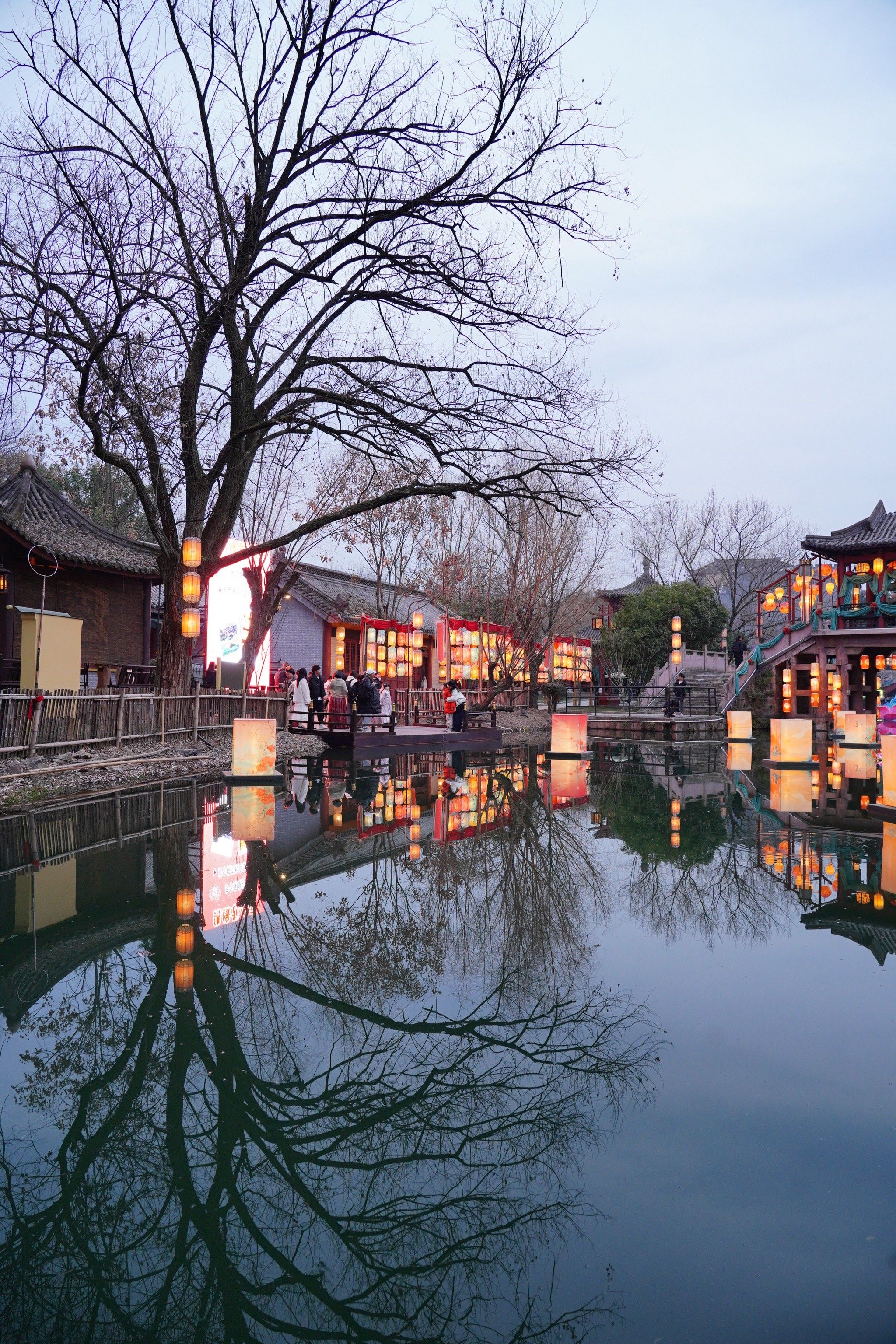 “东方好莱坞”横店影视城沉浸游火热