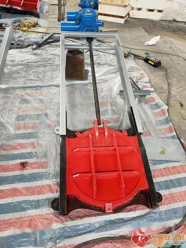 长江电力获得实用新型专利授权：“启闭机闸室施工吊篮悬挂转移装置”