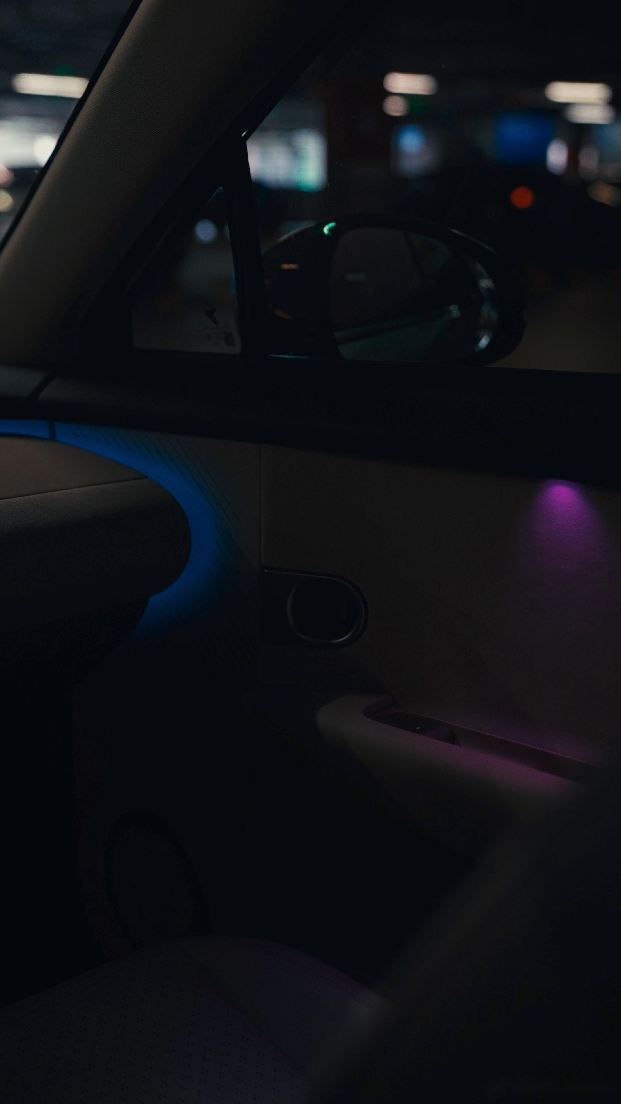 华阳集团:公司为理想i6配套车载无线充电产品,为蔚来ES8配套屏显示产品