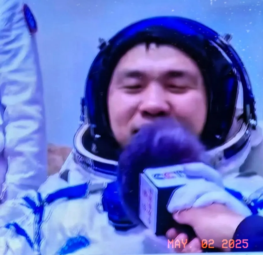 从仰望星空到逐梦苍穹，中国最年轻航天员武飞将问天