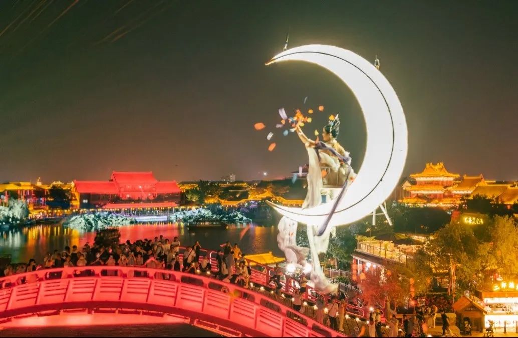 中国Z世代故事丨让传统烟花在科技中绽放新姿