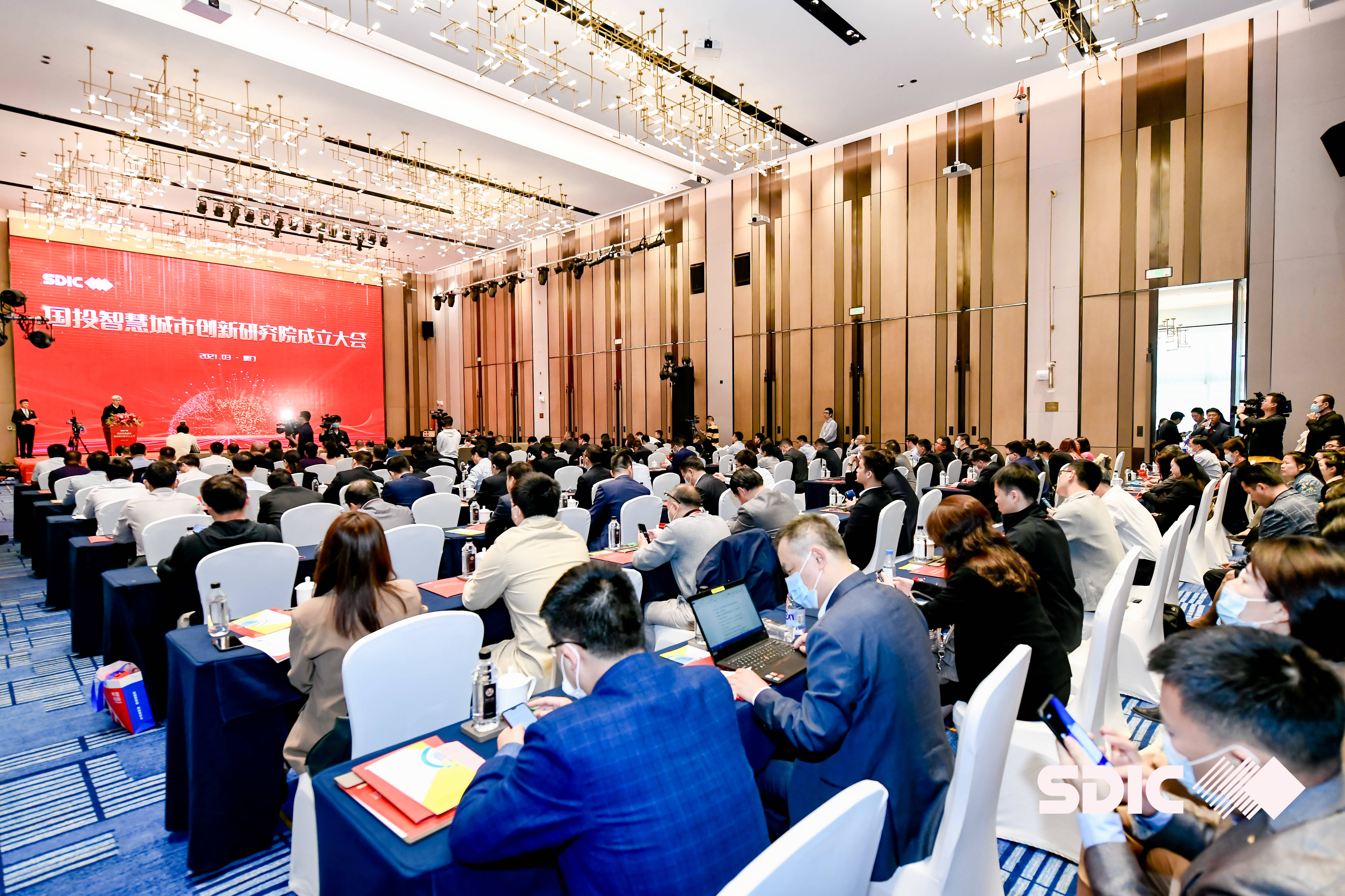 11月17日龙洲股份涨停：职业教育，智慧城市，教育概念热股