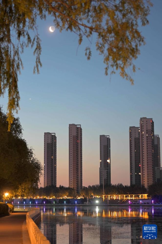 星空相册丨天宇迎来本年度最小残月