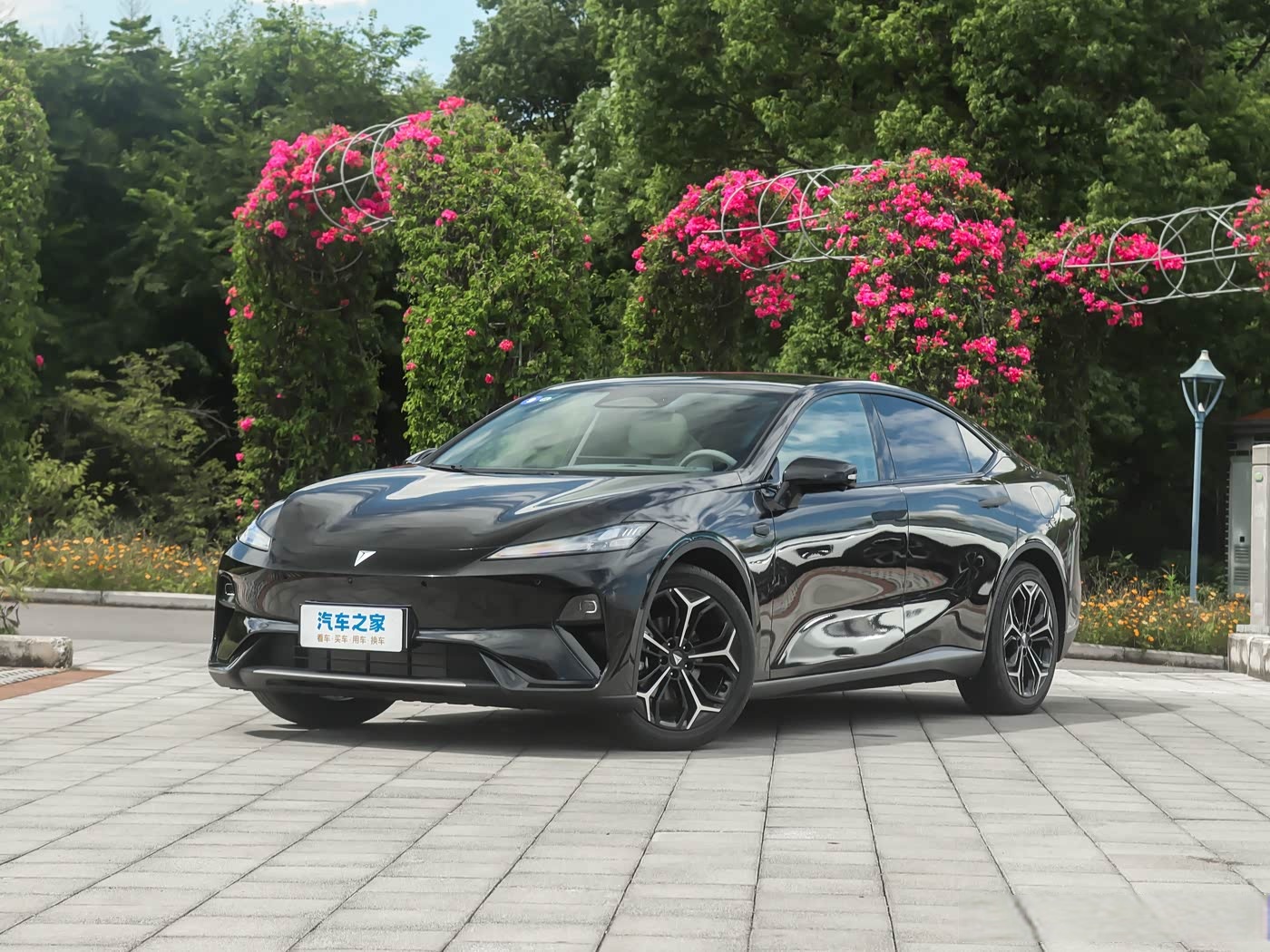 L3级自动驾驶车型获附条件准入许可 商业化落地迎来关键节点