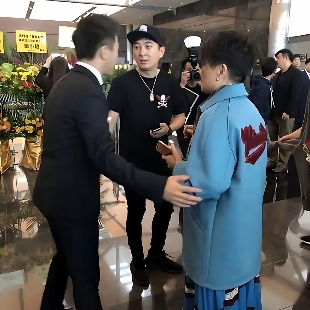 深水海纳董事肖吉成个人名下持股增加26.5万股，涉及金额299.98万元