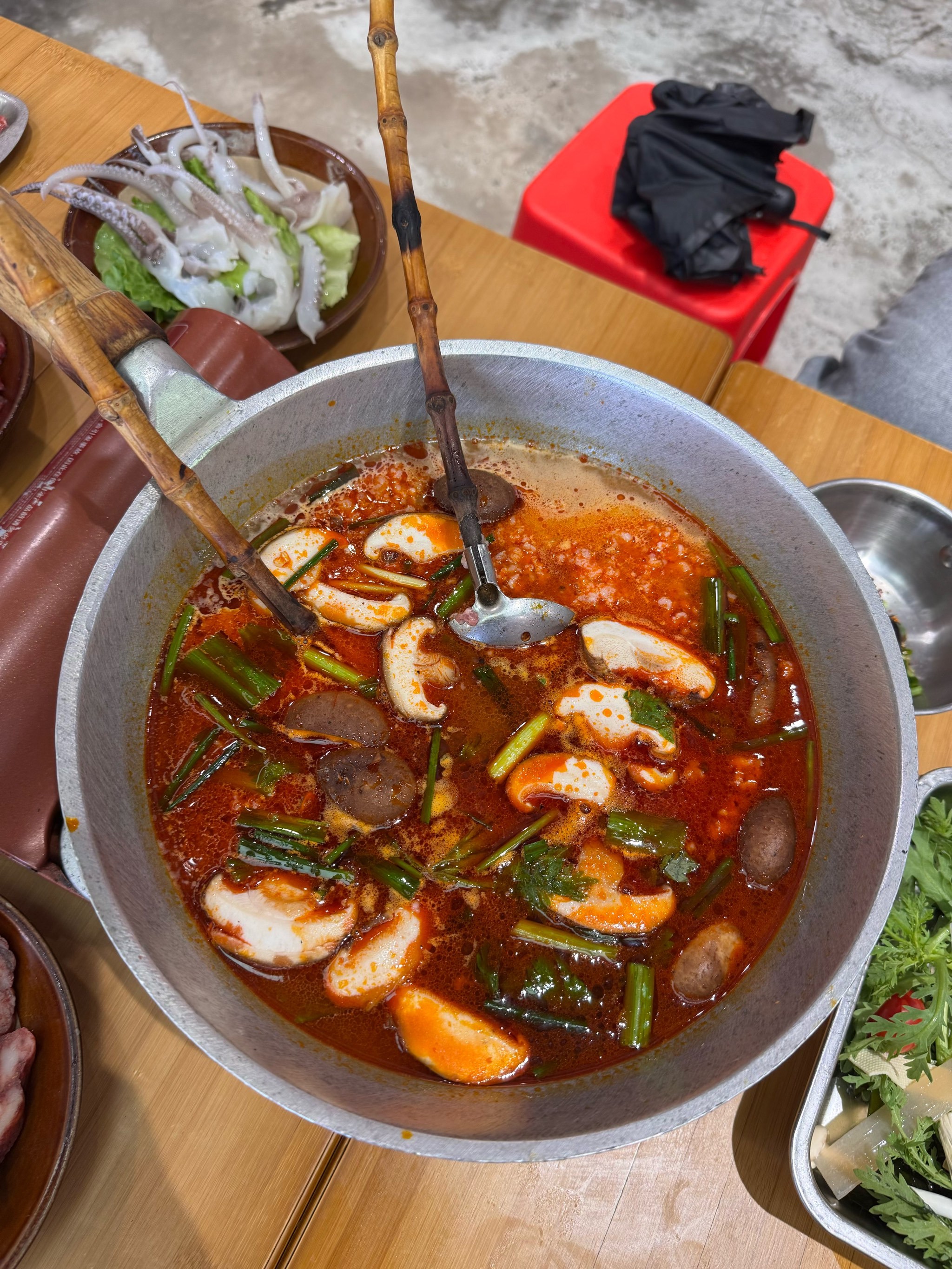 拼多多发布地方风味消费趋势：酸汤出黔、脆哨入沪，地域美食加速出圈