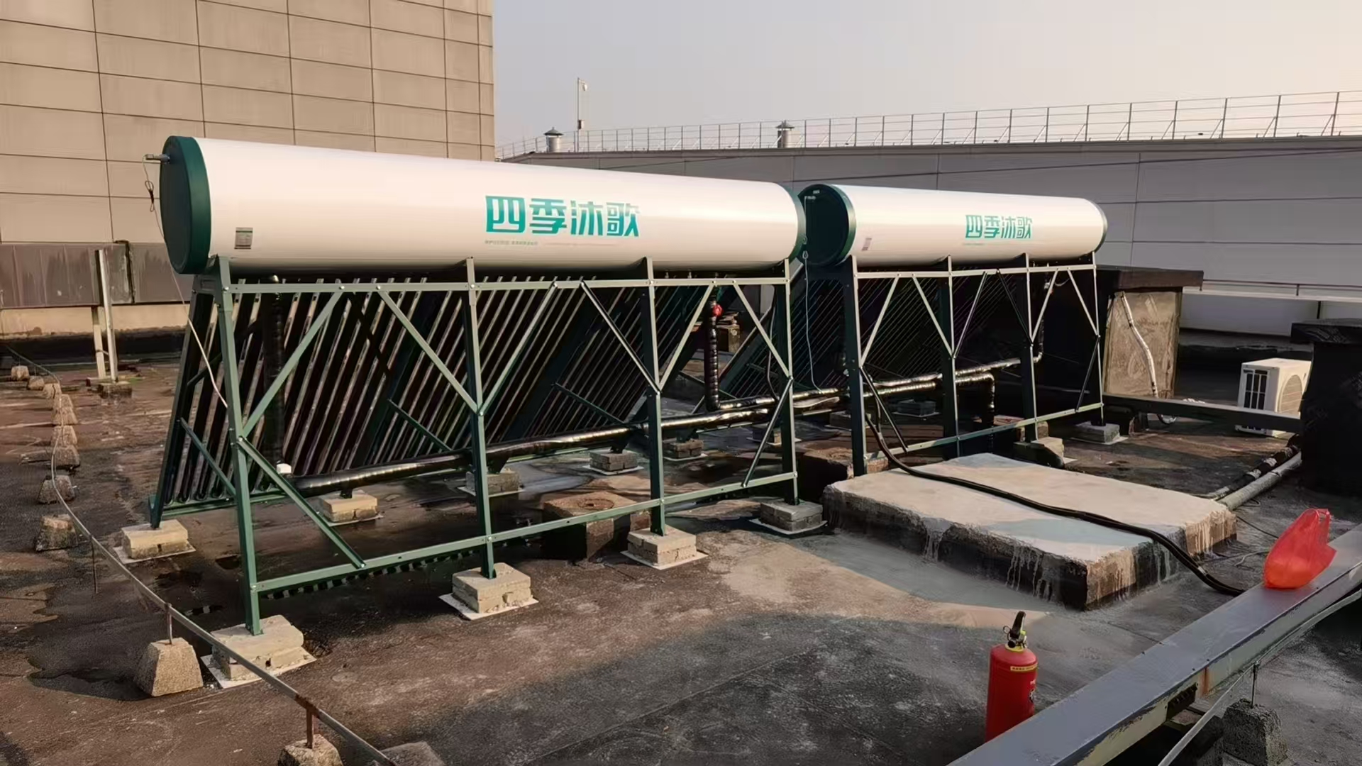 新研究用“导电塑料”实现太阳能高效制氢