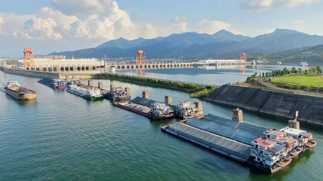 广西桂平船闸年过货量首破9000万吨