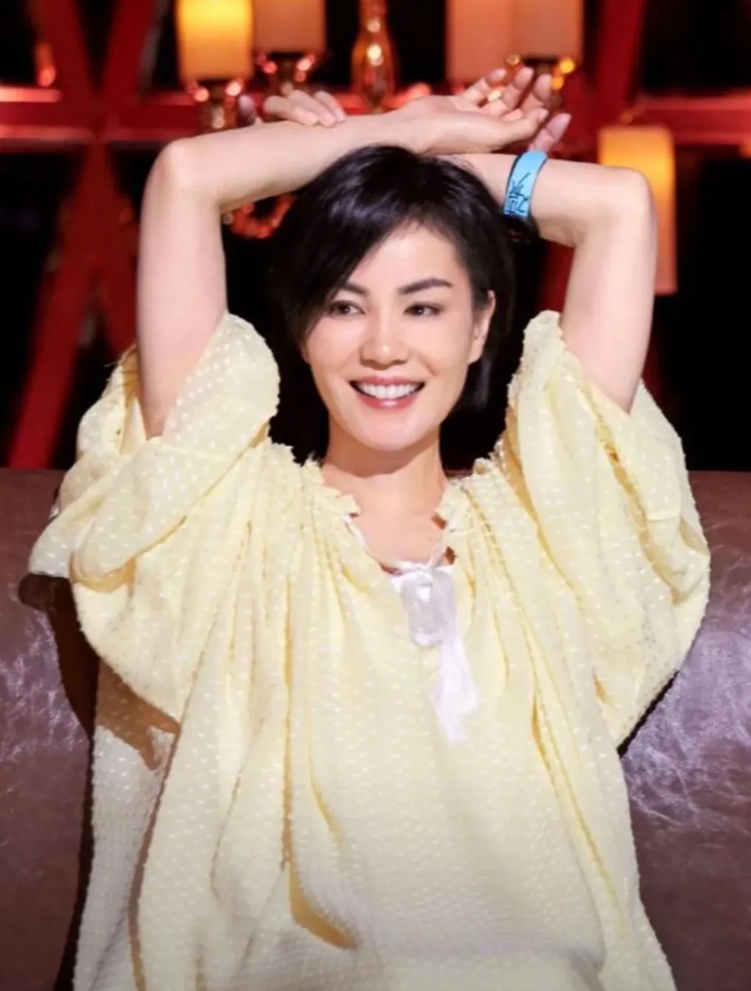 王菲水滴耳环再次出圈,网友立刻找到同款!窦靖童发文