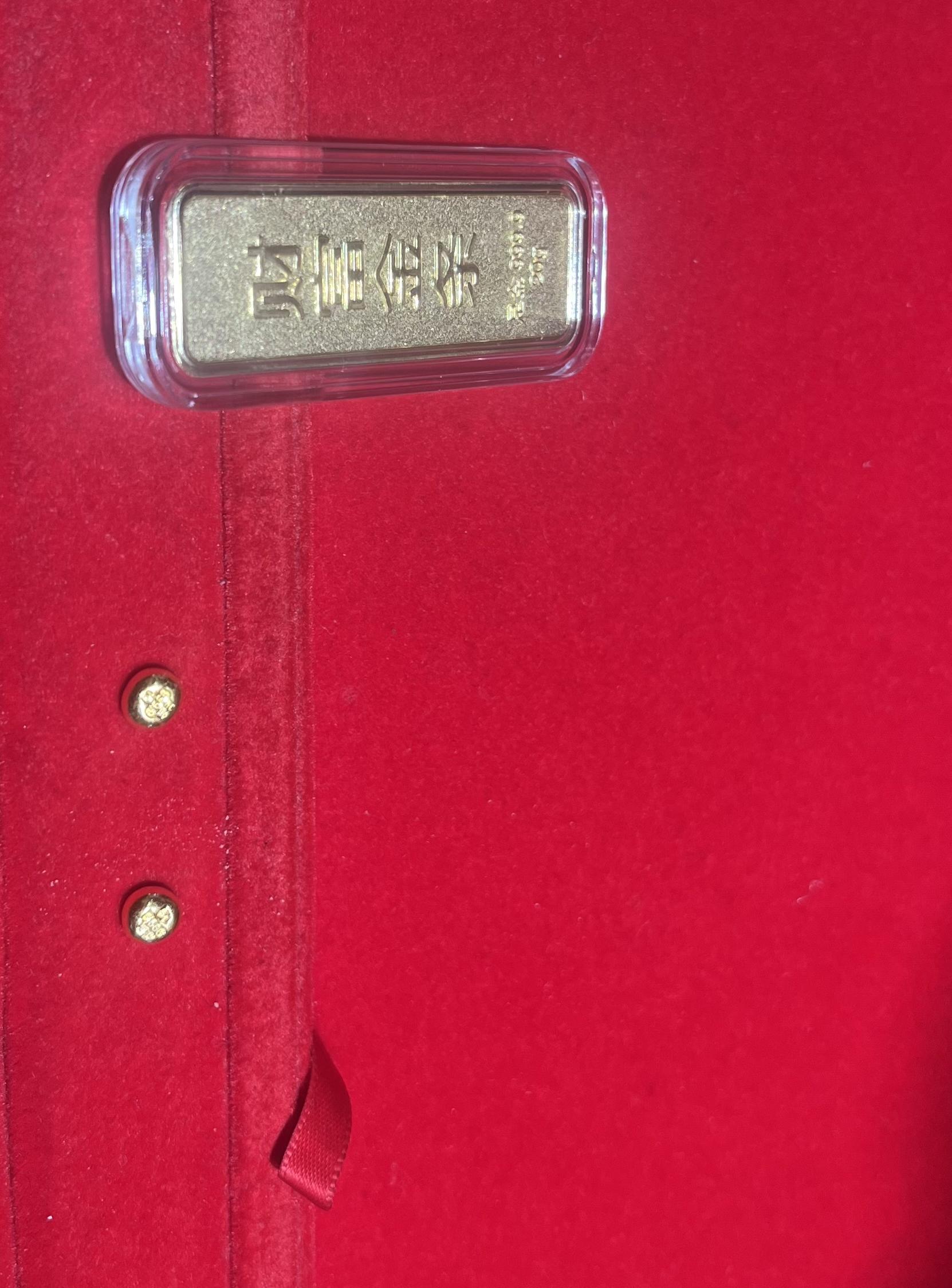 特写：金价高位震荡 深圳水贝市场春节“不打烊”