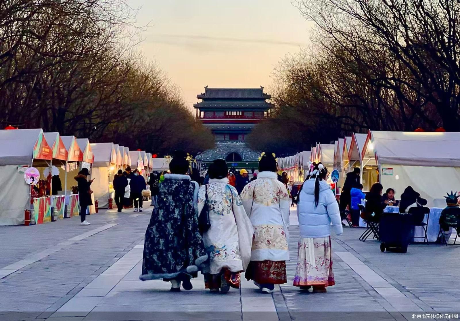 春节假期进出京客运总量达2940万人次 同比增长15.9%