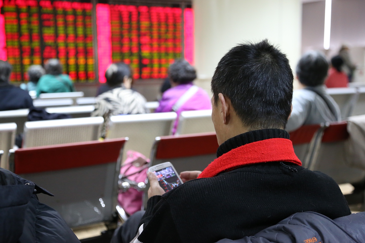 午评：创业板指跌0.78% 油气股掀涨停潮