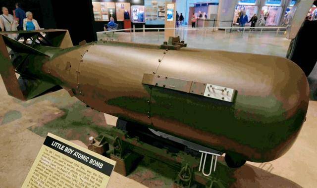 马克龙称法国将扩充核武库 增加核弹头数量