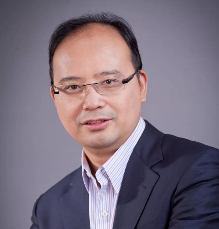 专访丨中国科技产业推动AI赋能走在前列——访国际数据公司高管弗朗西斯科·赫罗尼莫