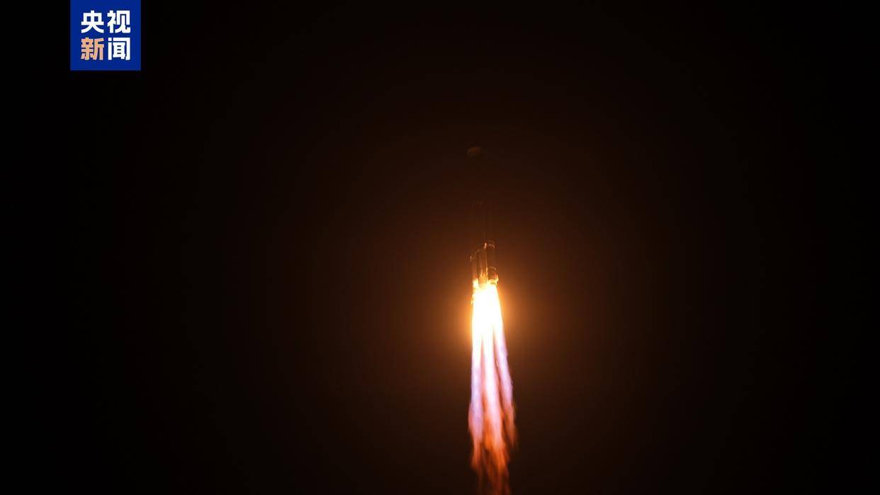 低轨卫星碰撞风险飙升230%！商业航天精英相信这反而是新机遇，可能催生给卫星买保险、机器人太空“保洁”服务⋯⋯