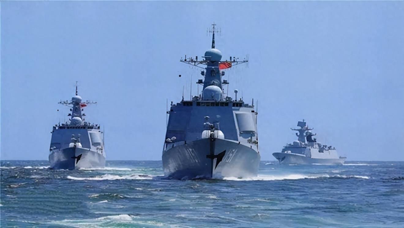 中国海警舰艇编队3月18日在我钓鱼岛领海巡航