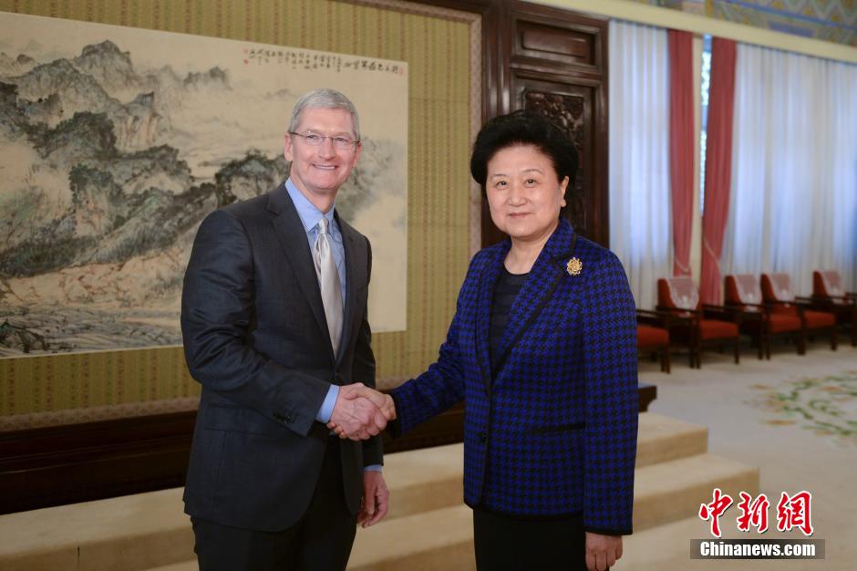 施小琳会见美国苹果公司首席执行官蒂姆・库克