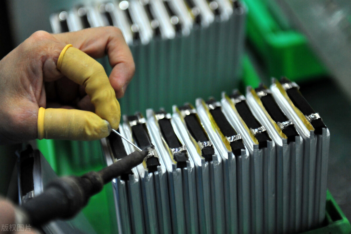 赣锋锂业获得发明专利授权：“水悬浮制备碳纳米管负载铝系吸附剂的方法”